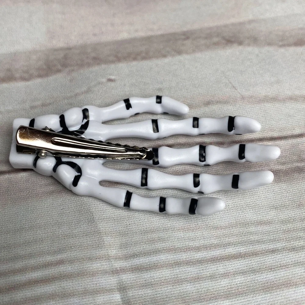 Skeleton hand hair clip - 1 piece